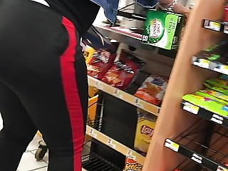 Fat bubble booty at gas station