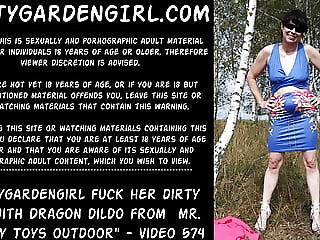 Dirtygardengirl fuck her dirty ass with Dragon dildo